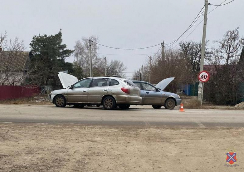 Несовершеннолетний пострадал в тройном ДТП под Волжским