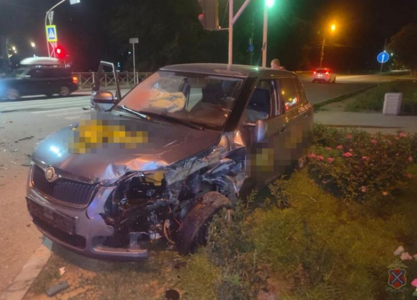 ДТП в Волжском отправило двоих в больницу