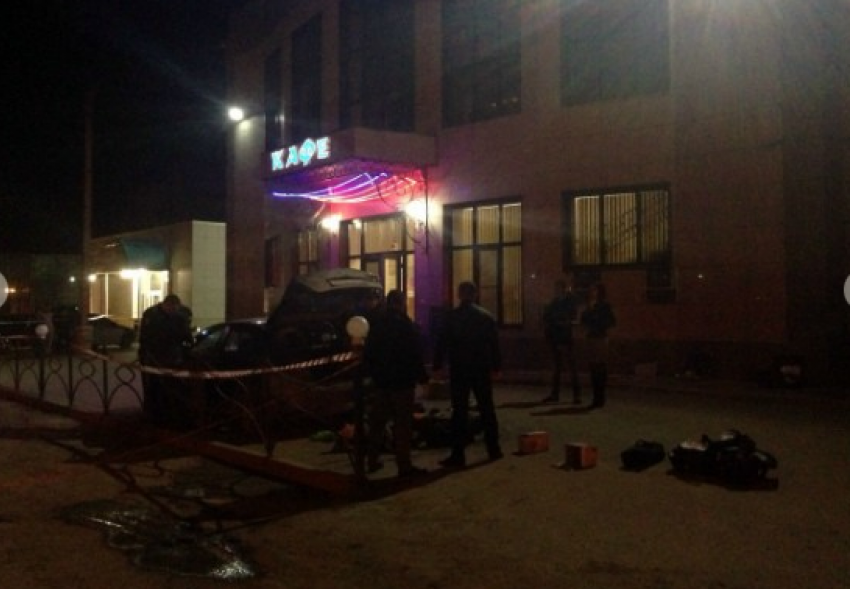 Массовая драка у кафе «Каспий» в Волжском: 5 человек задержаны, 6 в больнице