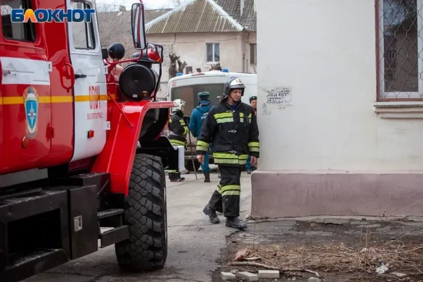 В Волжском при пожаре в многоквартирном доме погиб человек