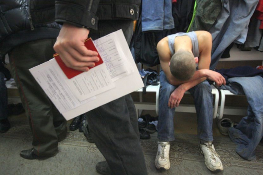 Под Волгоградом 18-летние жители пойдут под суд за уклонение от армии