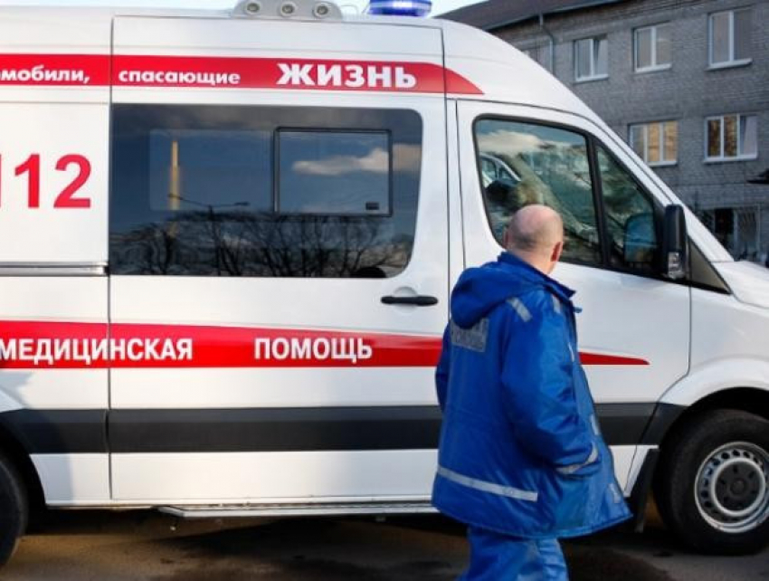 ДТП в Быковском районе: авто в кювете, три человека в больнице