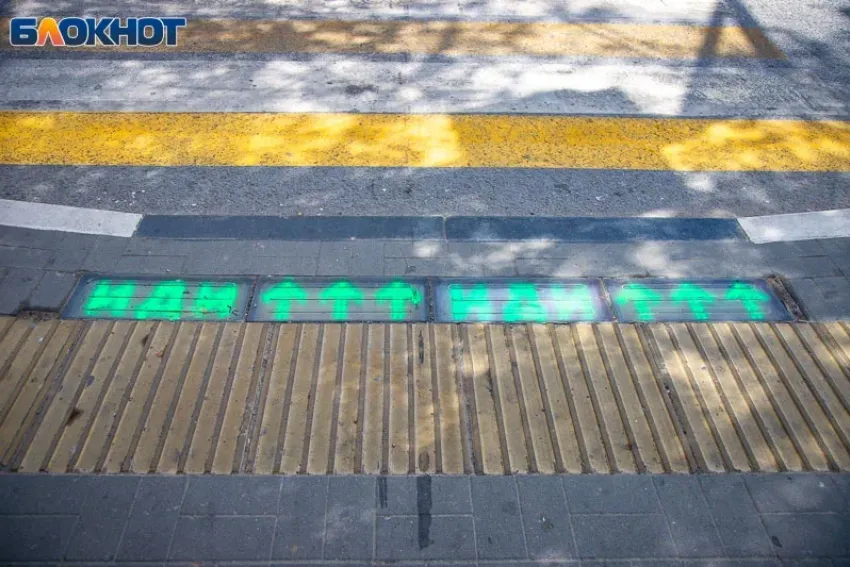 В Волжском водитель сбил пешехода на «зебре» и скрылся