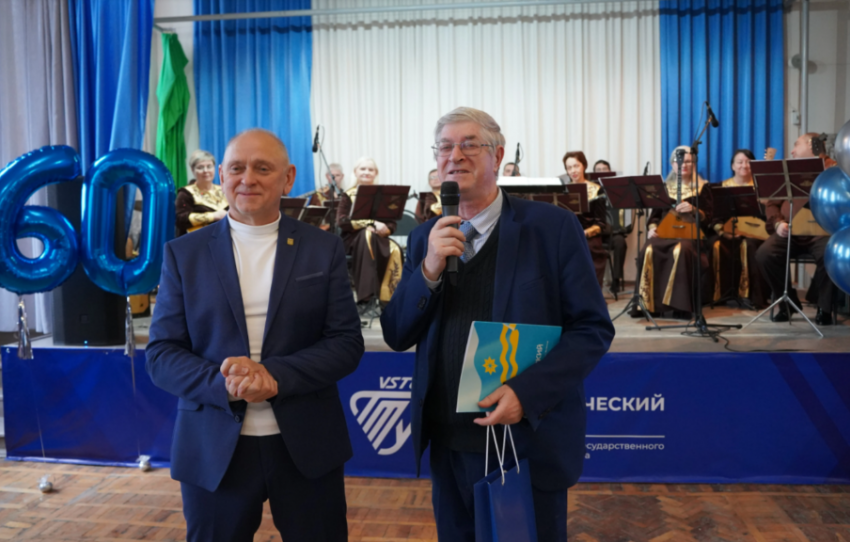 Глава Волжского Игорь Воронин поздравил с юбилеем свою альма-матер ВолгГТУ 