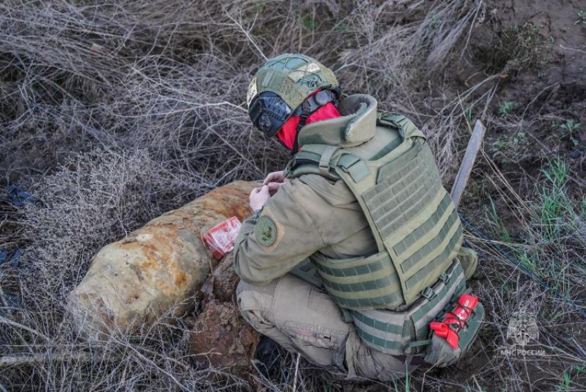 Эхо Сталинградской битвы: в Волгоградской области саперы МЧС ликвидировали две мощные авиабомбы времен войны