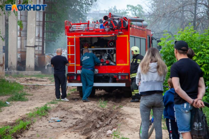 Быстрое реагирование спасло дом: в Волжском потушили пожар в квартире