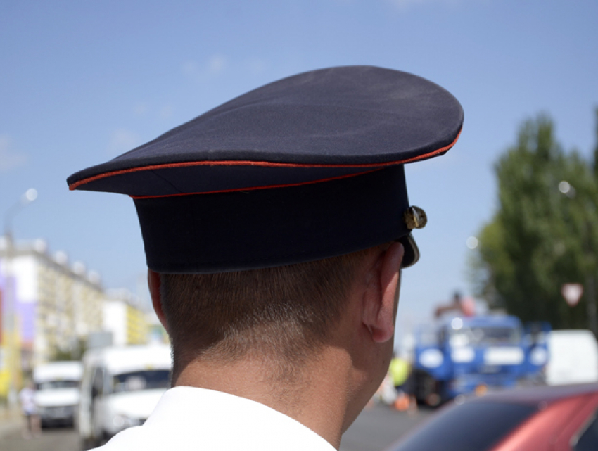 Труп мужчины обнаружили местные жители у ТЦ «Рива» в Волжском
