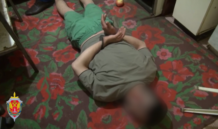 ФСБ задержала иностранца, склонявшего жителей Волгограда к террору