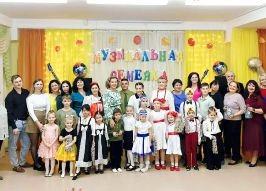 Когда музыка объединяет: яркий праздник состоялся в детском саду «Матрешка» в Волжском