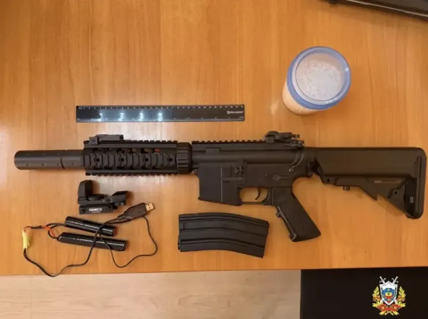 Полиция установила личности двух 17-летних волжан, устроивших стрельбу у детской площадки