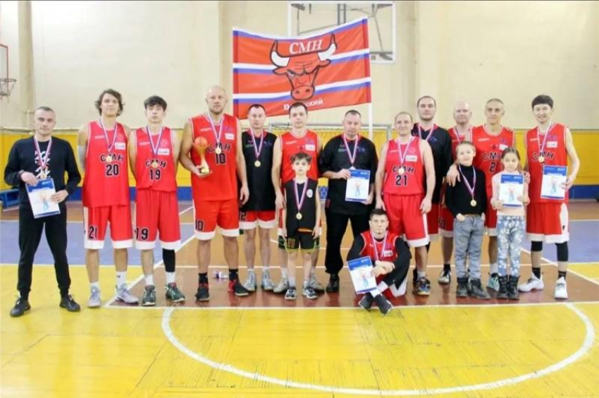 «СМН» из Волжского взяли золото регионального первенства по баскетболу