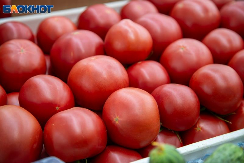 В Волжском рекордно подорожали помидоры: статистика цен