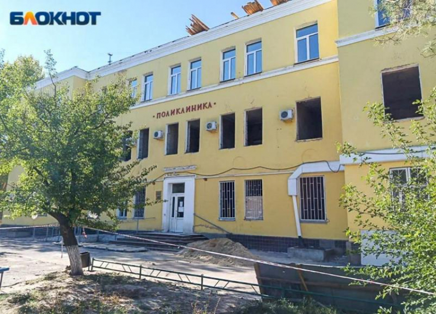 Рабочий упал с крыши при строительстве поликлиники в Волжском
