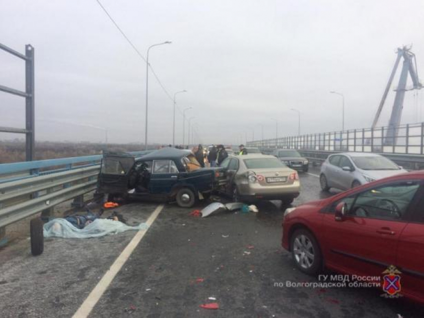 Два человека погибли в лобовом ДТП на новом мосту