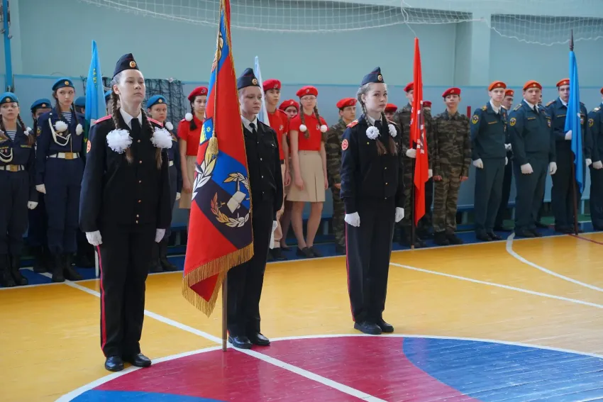 В Волжском прошёл региональный смотр‑конкурс знамённых групп