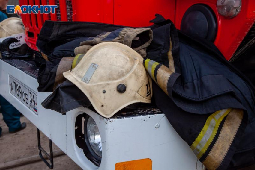 В Волжском 9-этажном доме случился пожар: есть пострадавшие