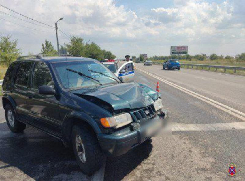 Пассажир пострадал в столкновении двух легковушек в Волжском
