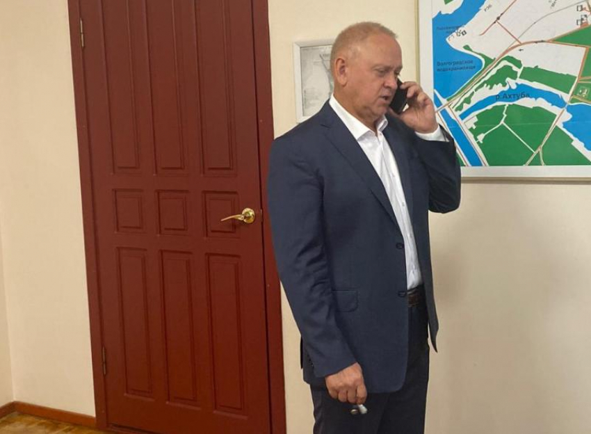 Проблемные места на тротуарах определили в Волжском для подготовки к зиме