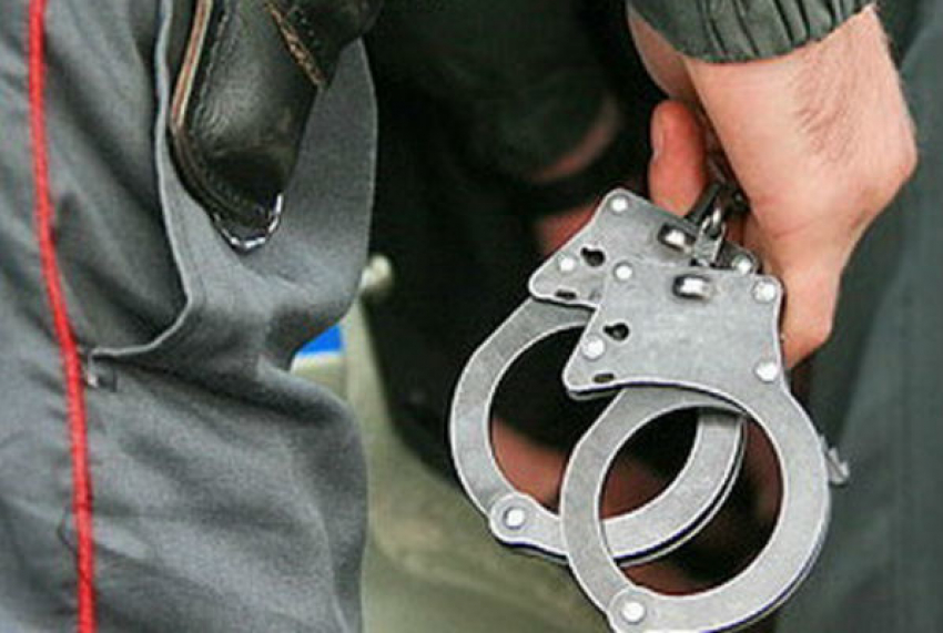В Волжском задержан серийный грабитель офисов быстрых займов