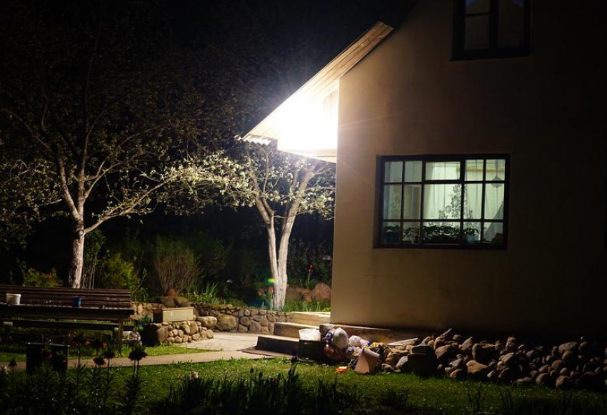 Преступление месяца: женщина встретила грабителей, выходящих из ее дома