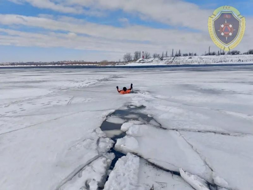 МВД и Служба спасения ведут поиски на воде пропавшего волжанина