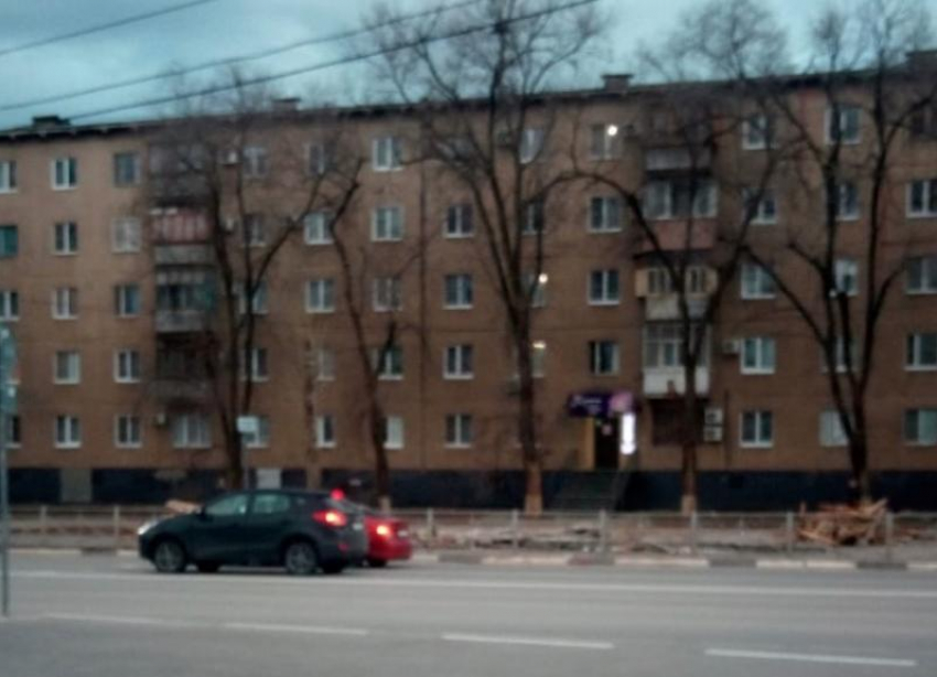 Ушла эпоха: в Волжском снесли легендарный магазин «Марат»