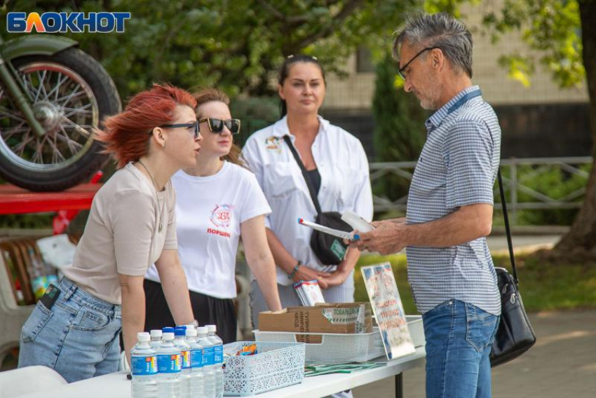 Работа мечты или ежедневная каторга: волжане признались, что на самом деле держит их на работе