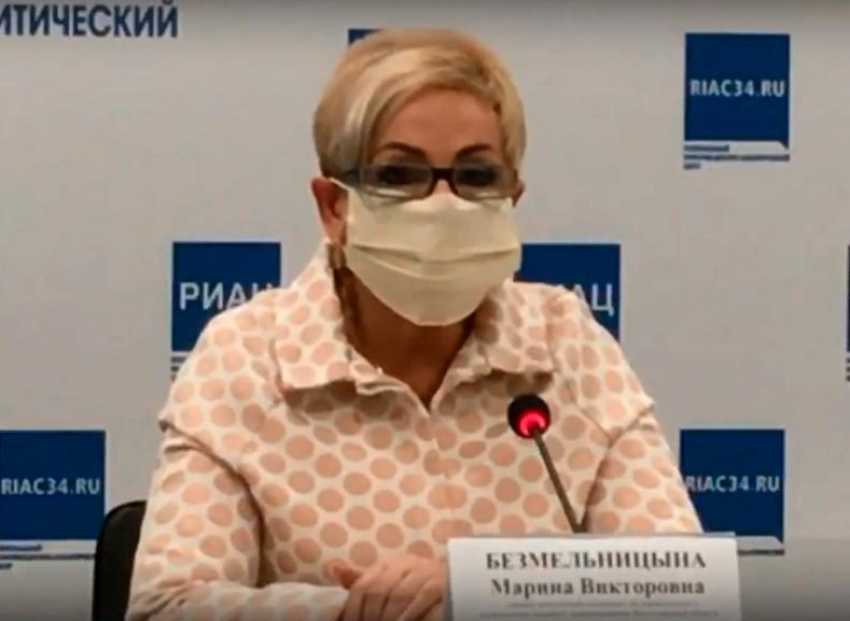 О вреде ношения перчаток рассказала дерматолог Марина Безмельницына