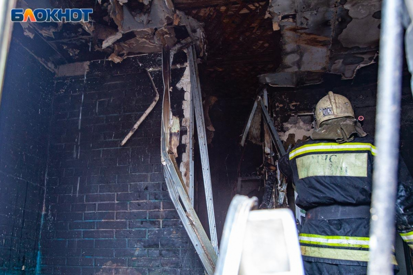 В центре Волгограда в пожаре погибли мать и сын