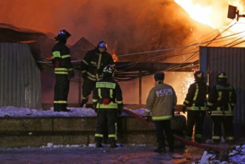 Селянин из Чернышковского района спалил дом своей сожительницы