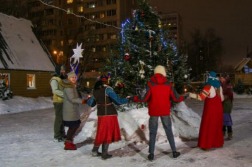 Плохая примета не открывать дверь колядующим в Сочельник