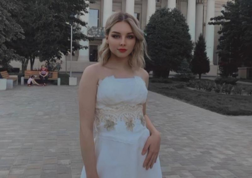 18-летняя Елена Коледова хочет принять участие в конкурсе «Мисс Блокнот-2022»
