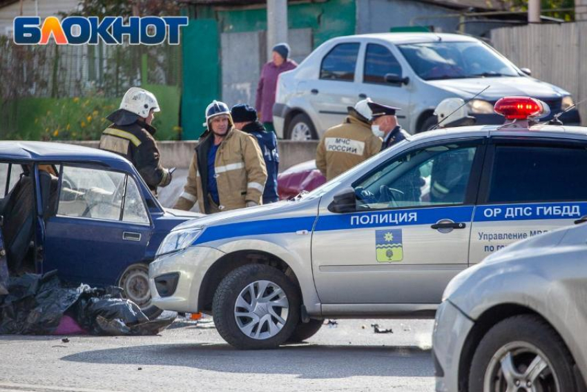 Скончалась на месте от травм: страшное ДТП с пострадавшими произошло в Волгоградской области