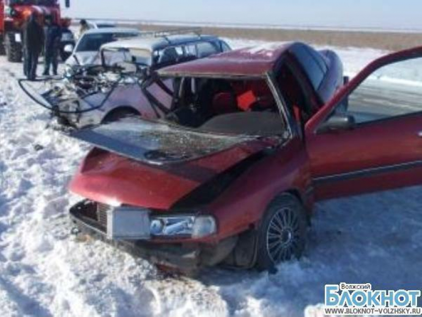 На трассе Волгоград-Астрахань в ДТП погибла женщина