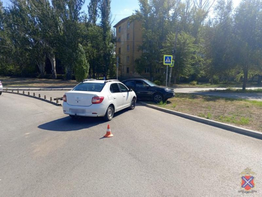 В Волжском в столкновении авто пострадала женщина