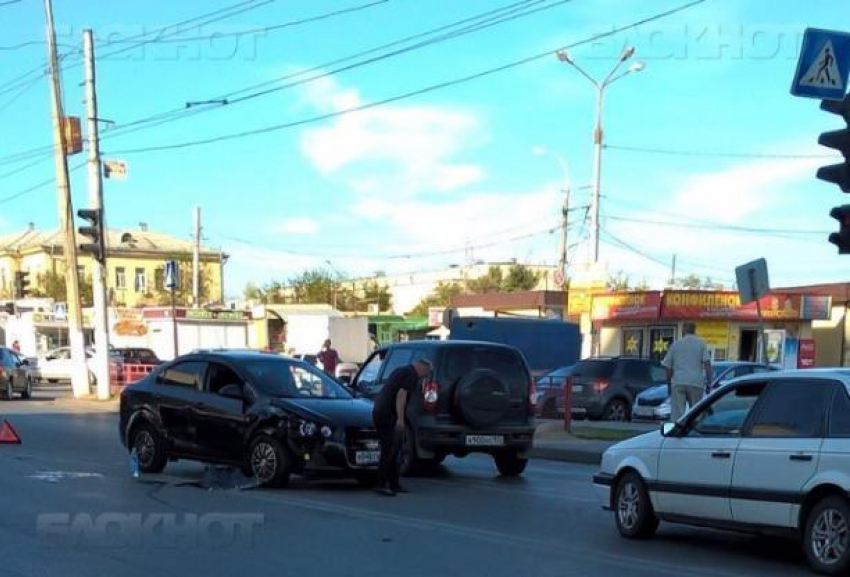 Отправившиеся в Волгоград по второй Продольной волжане попали в парализованное движение 