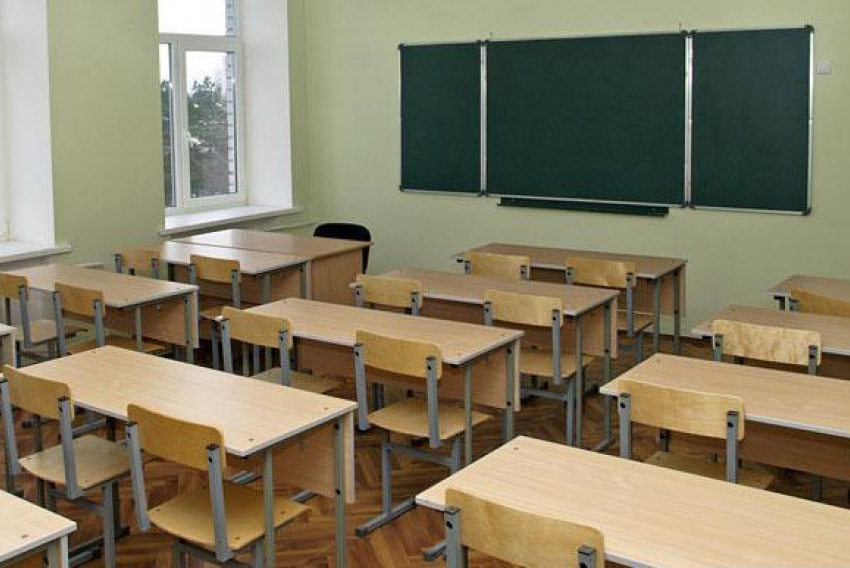 В Волжском на карантин закрыты 24 школы и 19 групп в детских садах