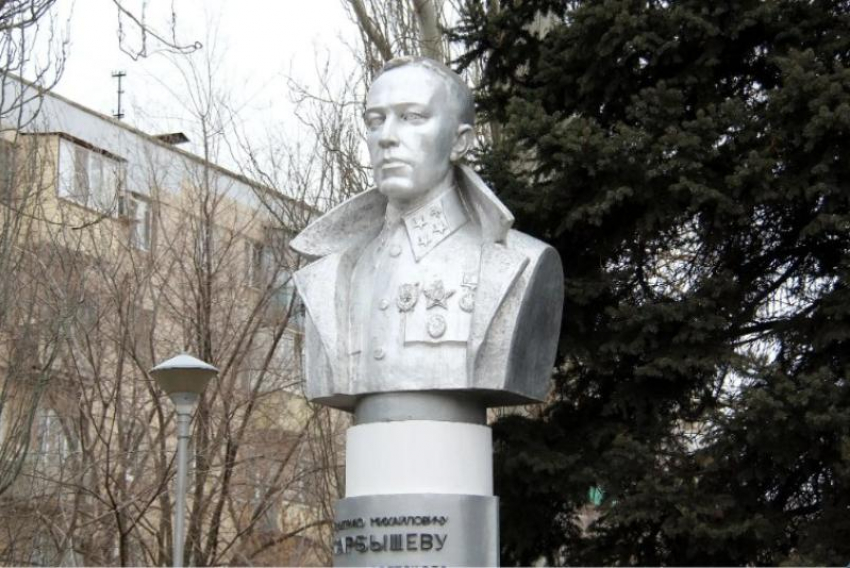 В Волжском прошла вахта памяти генерала Дмитрия Карбышева