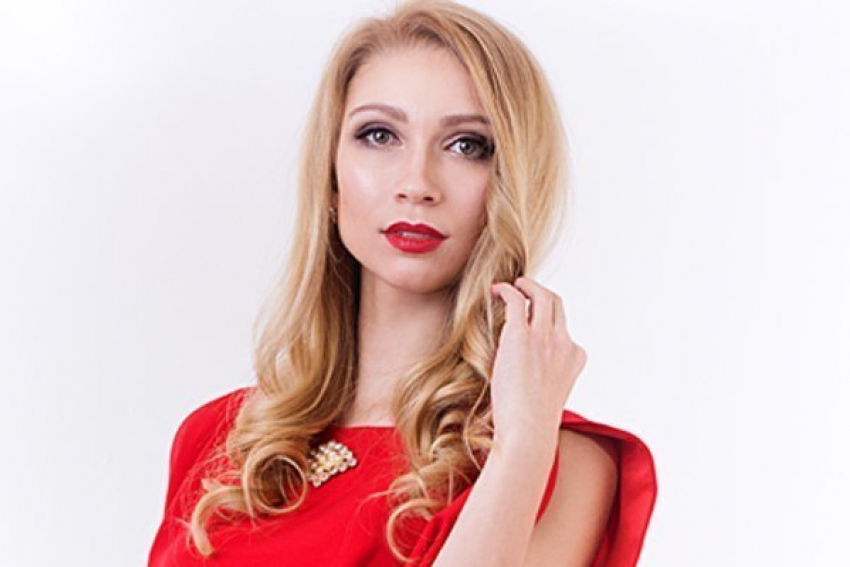 Сногсшибательная блондинка Елена Яшина победила в голосовании за «Миссис Волжского-2017"