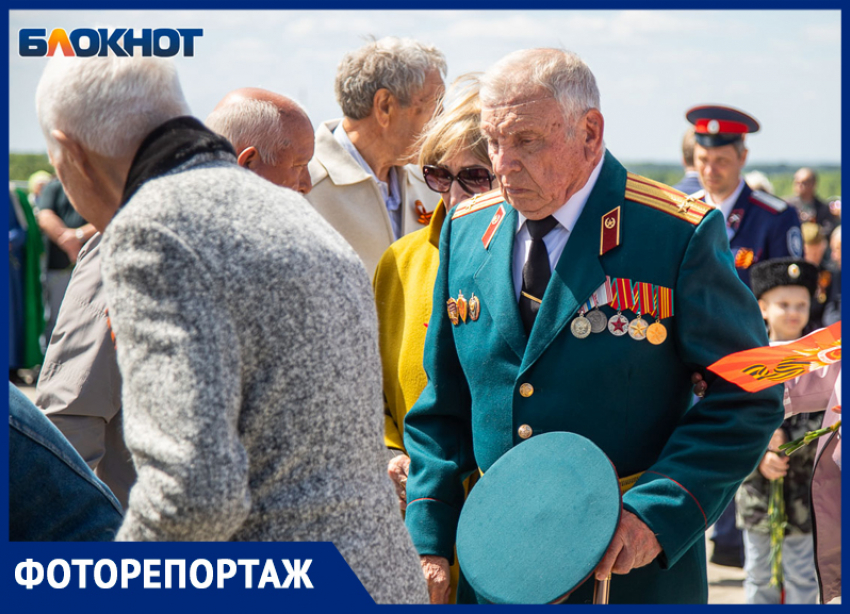 Как в Волжском отметили День Победы: фоторепортаж с митинга  