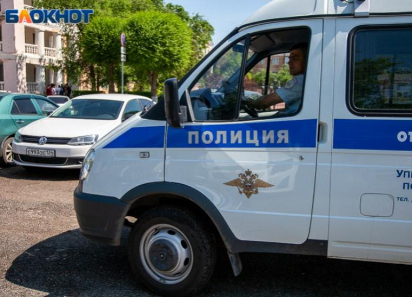 Травму головы и переломы мужчина получил после дорожного конфликта в Волгограде