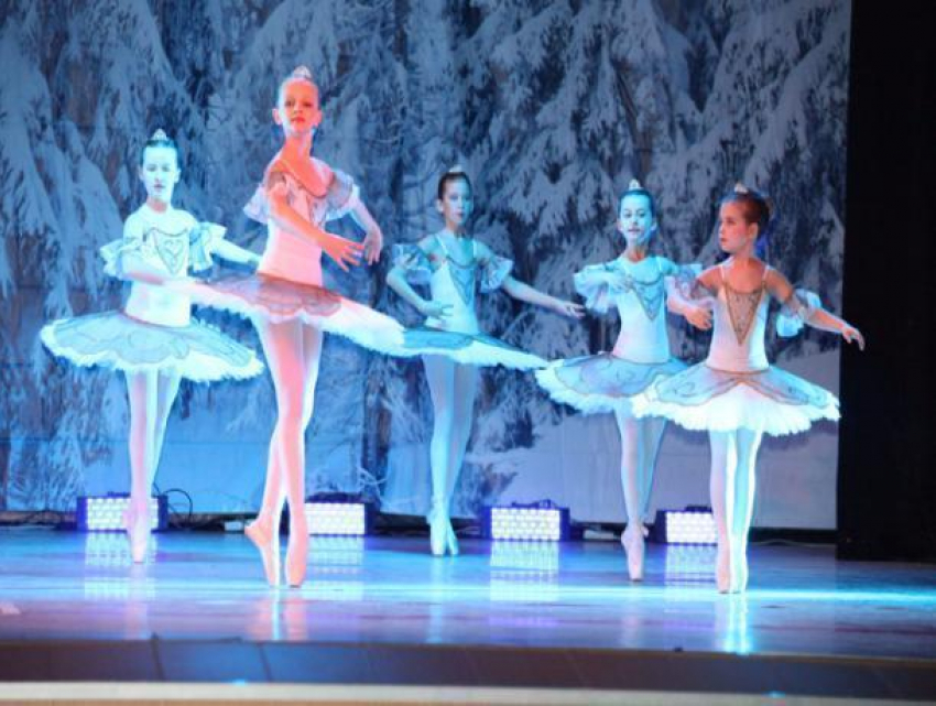 Вниманию волжан представят новый хореографический спектакль «Снег идет"