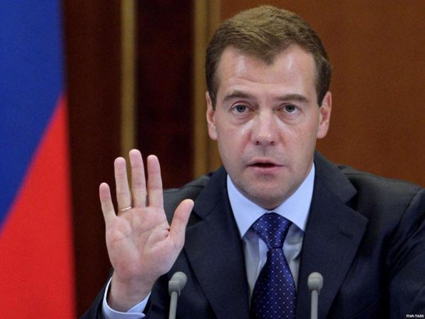 Медведев сказал учителям идти в бизнес - волжане пошли