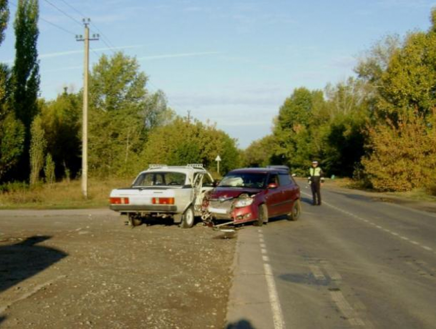 Три человека пострадали в ДТП на автодороге в Среднеахтубинском районе