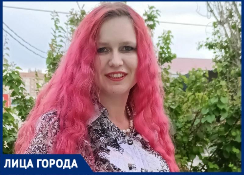 «Творить — как дышать»: поэтесса Екатерина Шам - о вдохновении, семье, Волжском и мечте о собственной книге