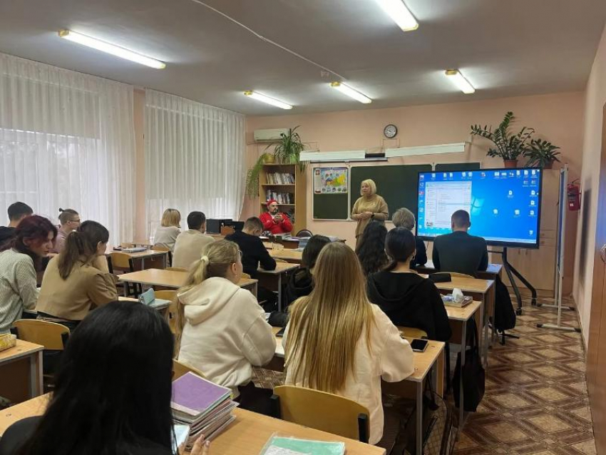 Бизнес из первых уст: школьникам рассказали, как построить успешное дело