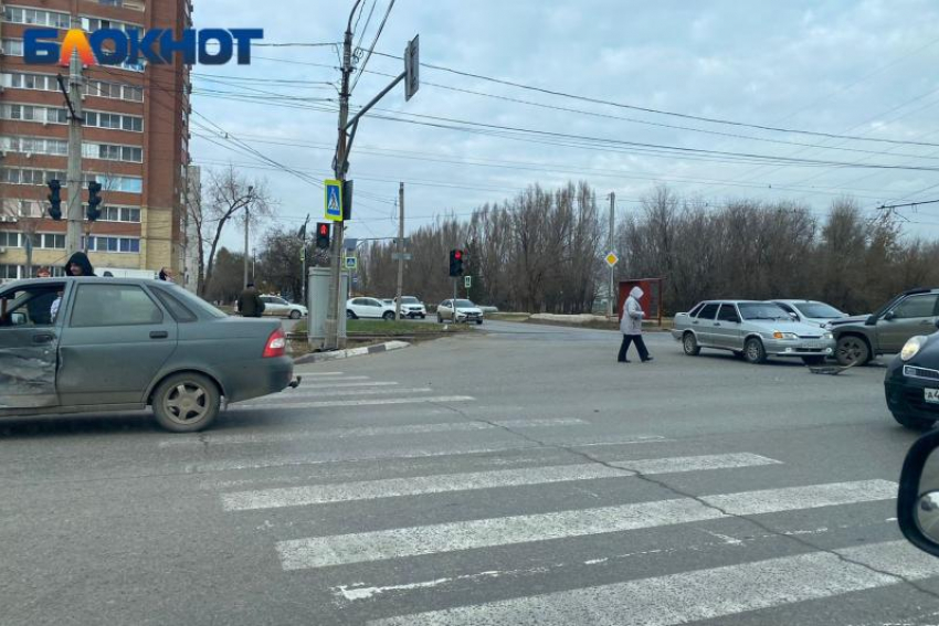 Официальные подробности тройного ДТП в Волжском