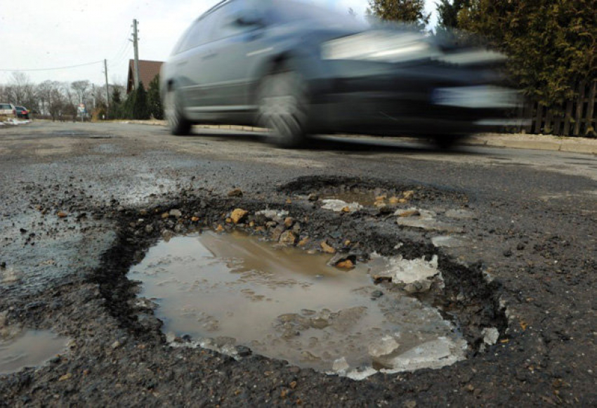Волгоградские дорожники выплатят многомиллионные штрафы за некачественный ремонт
