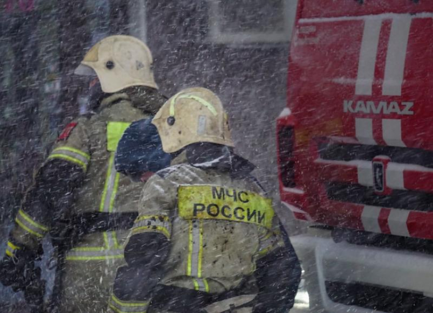 В Волжском вспыхнула квартира в многоэтажке