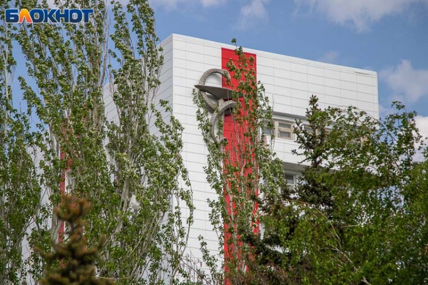 Пациентов и СМИ назвали самой большой проблемой медицины в Волжском 